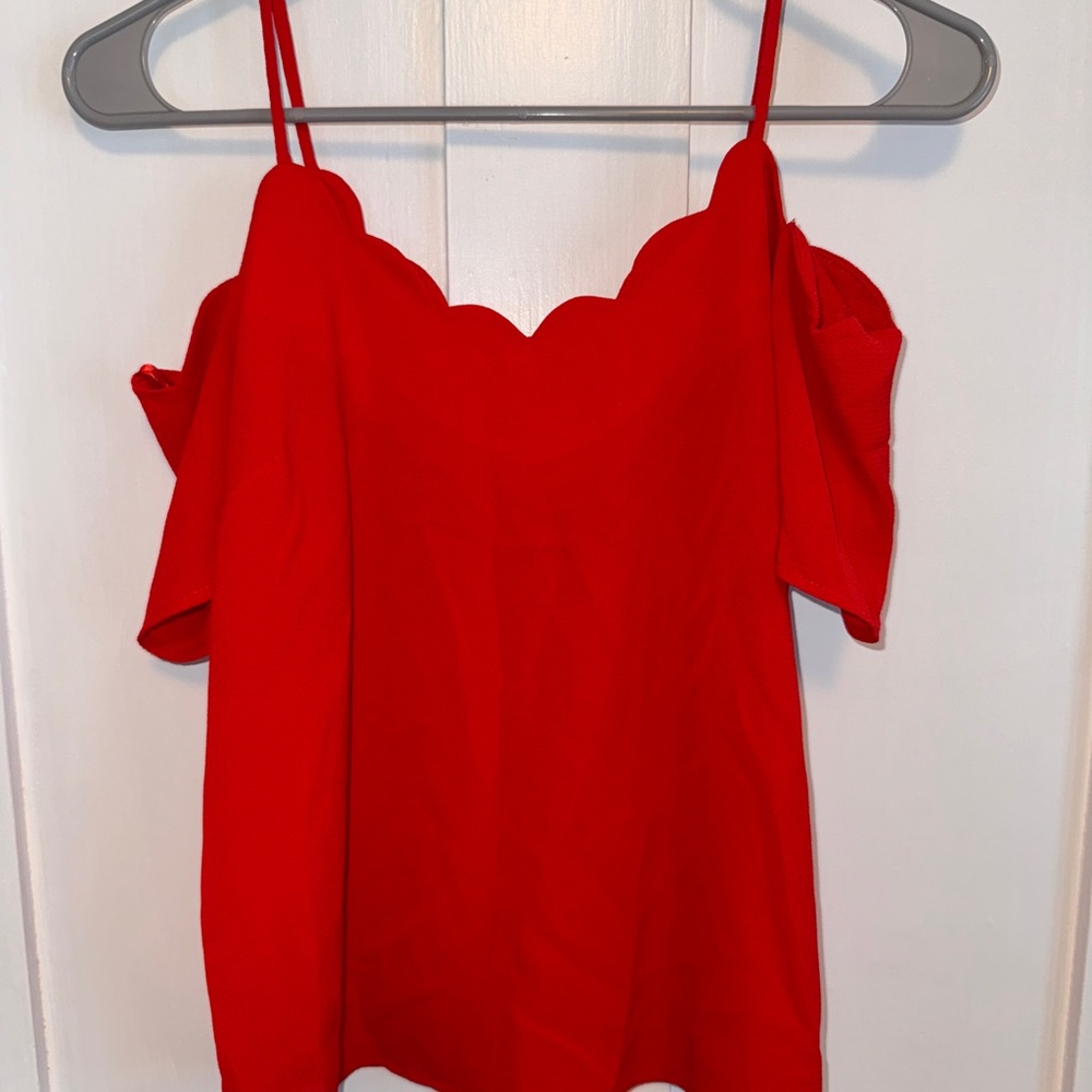 SET (2) Fashion Tops